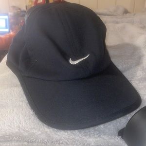 Black Nike hat